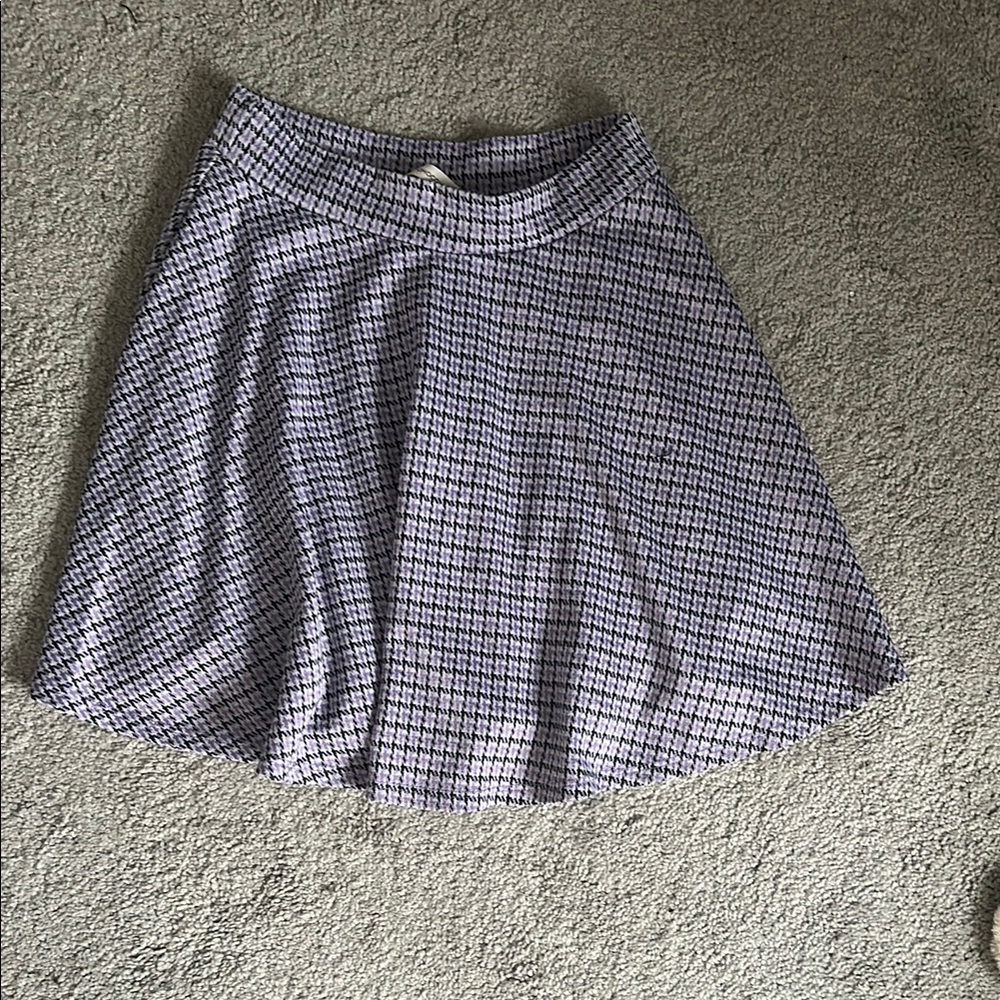 Classic Black and White Houndstooth Skirt